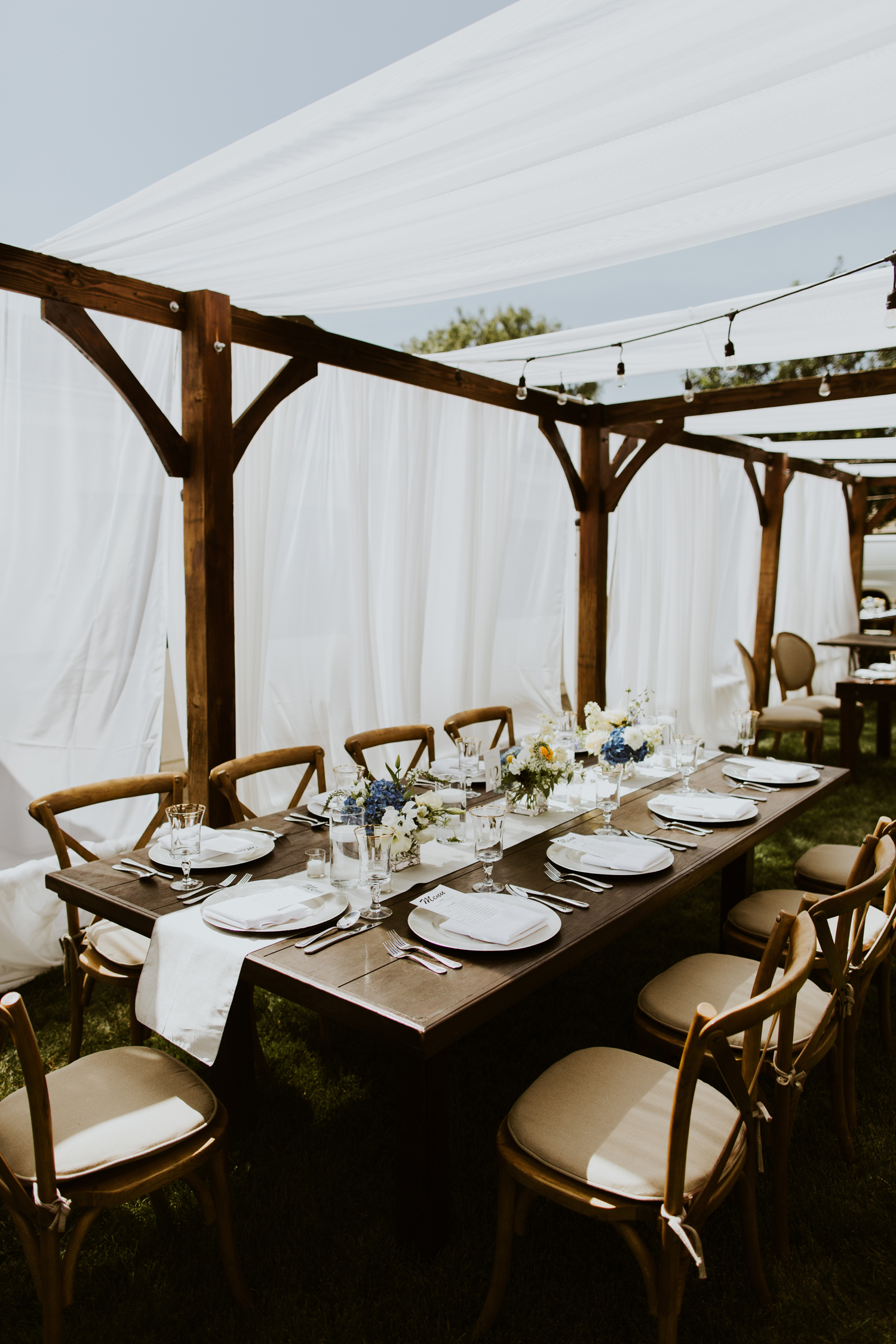 Lucky Day Events Co. // Private Home Backyard Wedding // Elizabeth Lauren Photography // Rustic Outdoor Wedding